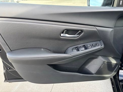 Used 2025 Nissan Sentra SV image 14