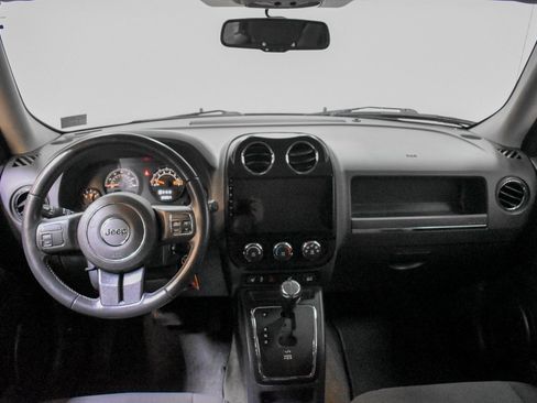 Used 2016 Jeep Patriot Latitude image 11