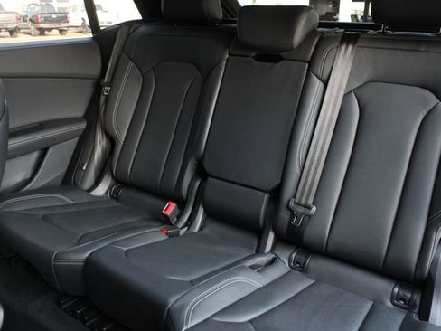 Used 2024 Audi Q8 Prestige w/ Prestige Package AWD/4WD image 22