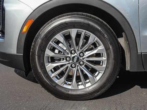 Used 2024 Cadillac XT4 Premium Luxury image 17