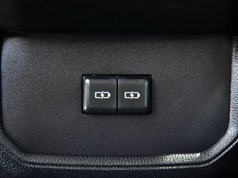 Used 2024 Toyota Highlander XLE FWD image 43