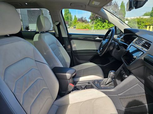 Used 2018 Volkswagen Tiguan SEL Premium AWD/4WD image 11