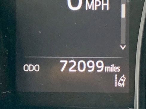 Used 2021 Toyota Camry SE image 19