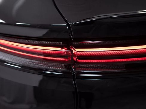 Certified 2025 Porsche Cayenne Coupe image 36