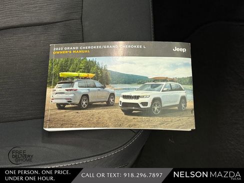 Used 2023 Jeep Grand Cherokee L Laredo image 45