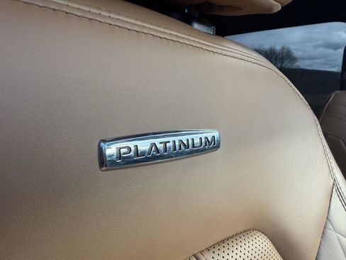 Used 2022 Ford Expedition Platinum image 32