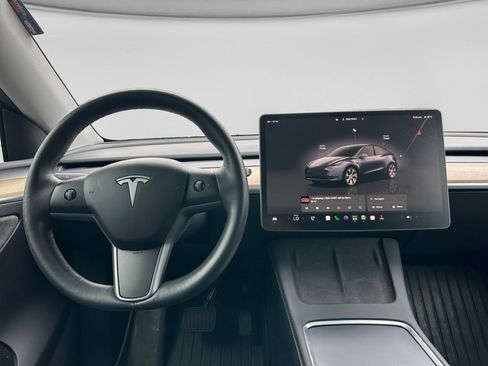 Used 2023 Tesla Model Y Long Range AWD/4WD image 7