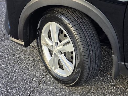 Used 2024 Nissan Kicks S image 26