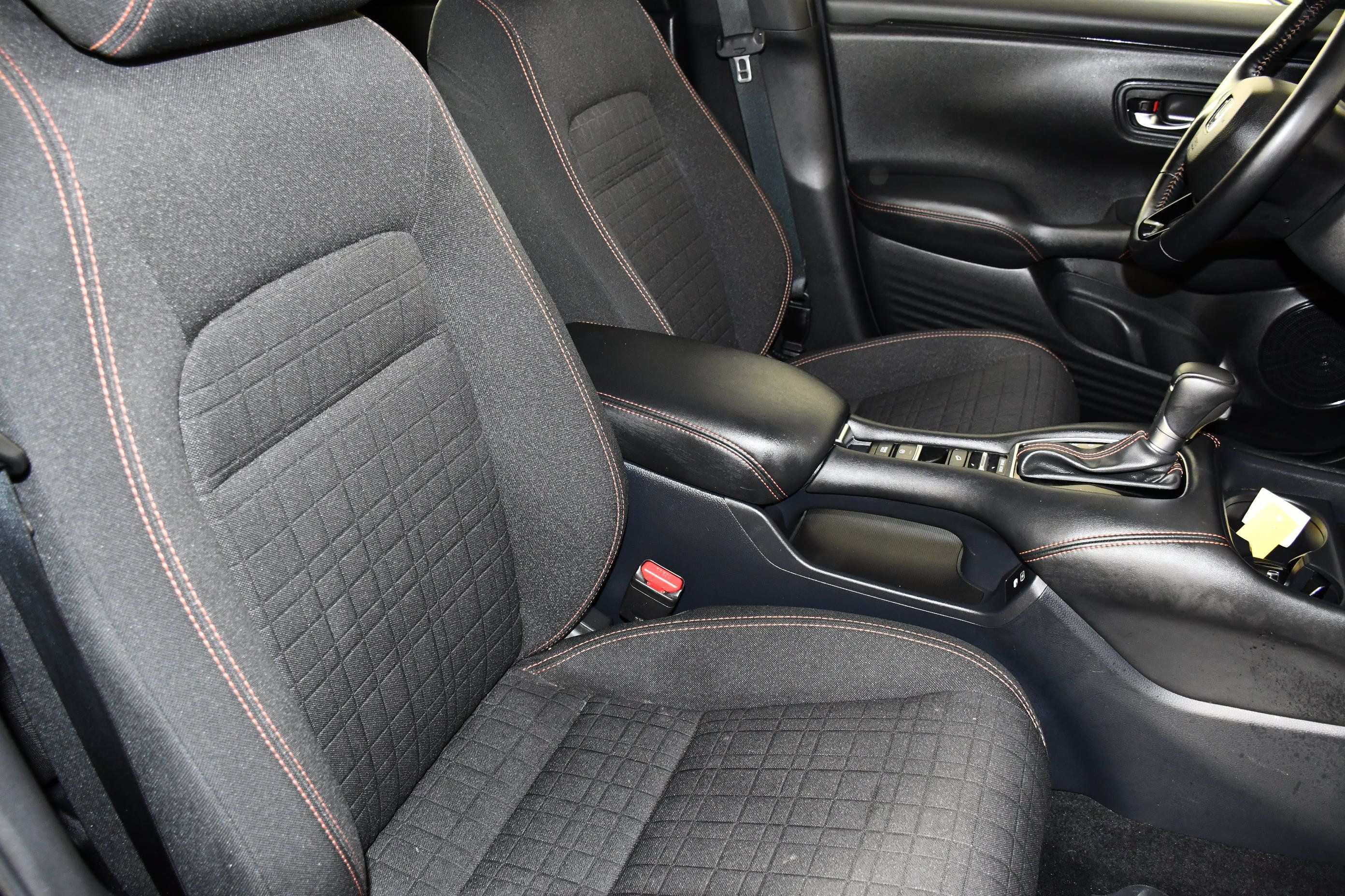 Certified 2025 Honda HR-V Sport image 39