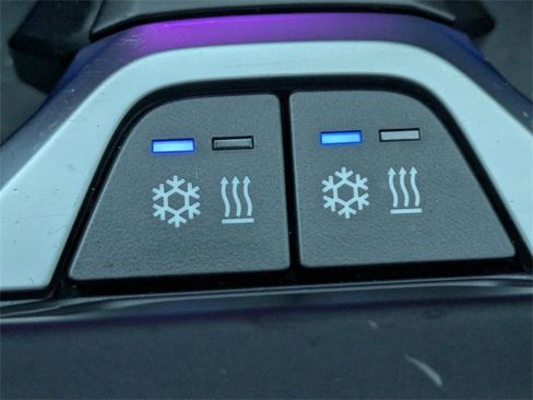 Used 2023 BMW X7 xDrive40i w/ Executive Package image 30