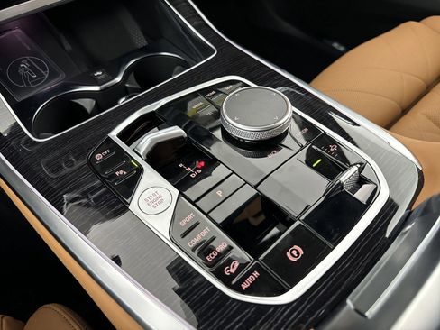 Used 2026 BMW X7 xDrive40i w/ M Sport Package image 18