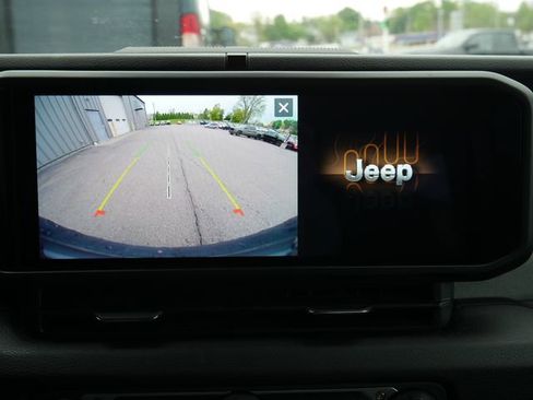 Used 2025 Jeep Wrangler Unlimited Sport AWD/4WD image 5