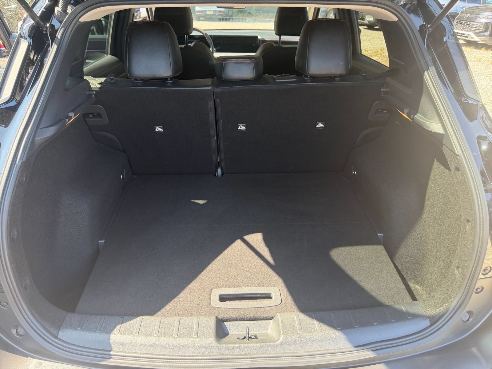 Used 2026 Nissan Kicks SR FWD image 29