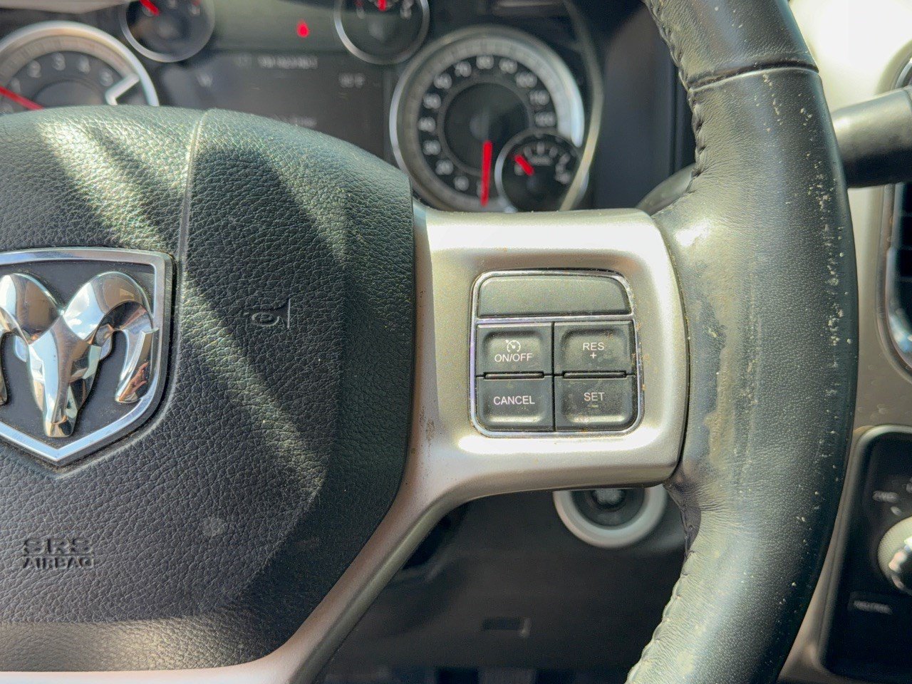 Used 2018 RAM 2500 Laramie w/ Convenience Group AWD/4WD image 19