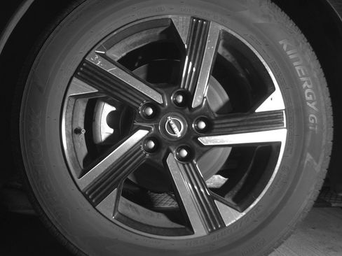 Used 2025 Nissan Sentra SV image 12