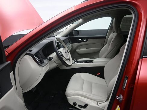 Used 2024 Volvo XC60 B5 Core AWD/4WD image 13