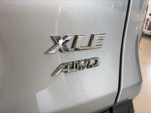 Used 2022 Toyota RAV4 XLE image 7