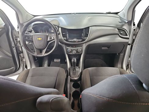 Used 2020 Chevrolet Trax LS w/ Tint and Cruise Package AWD/4WD image 9