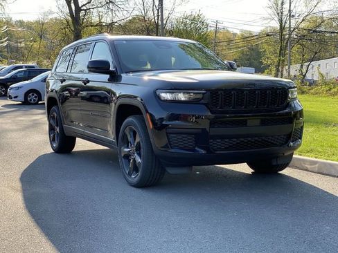 Used 2023 Jeep Grand Cherokee L Laredo AWD/4WD image 1