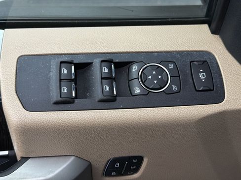 Used 2020 Ford F250 Lariat w/ Lariat Ultimate Package AWD/4WD image 35