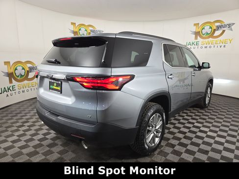 Used 2023 Chevrolet Traverse LT image 9
