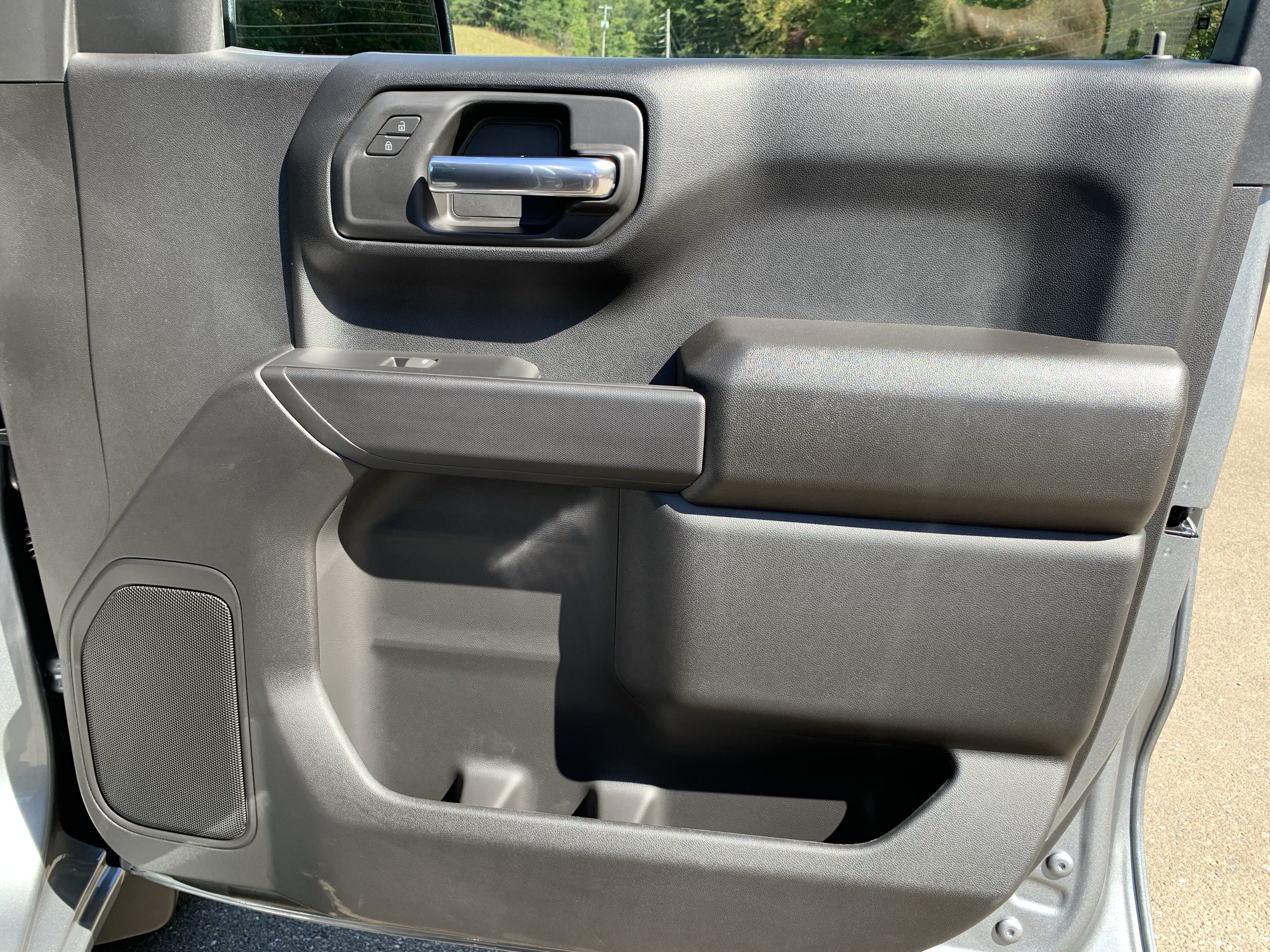 New 2026 Chevrolet Silverado 1500 Custom w/ Turbomax Blackout Package AWD/4WD image 23