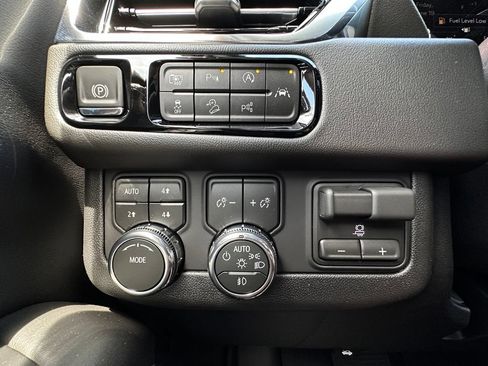 New 2026 GMC Yukon XL Elevation w/ Elevation Premium Package AWD/4WD image 35