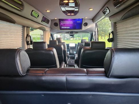 Used 2022 Ford Transit 250 Medium Roof AWD image 28