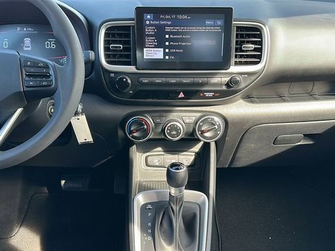 Certified 2024 Hyundai Venue SE image 11