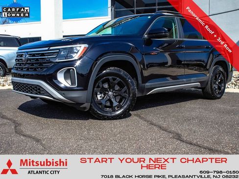Used 2024 Volkswagen Atlas Peak Edition SE AWD/4WD image 1