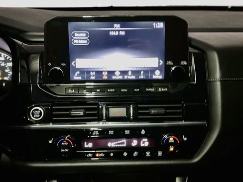 Used 2023 Nissan Pathfinder SL AWD/4WD image 14