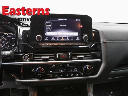 Used 2023 Nissan Pathfinder SV AWD/4WD image 12