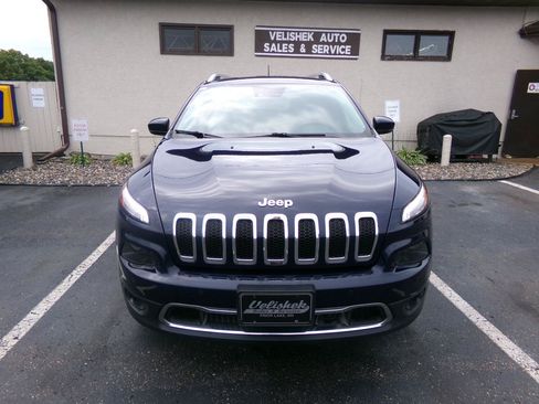 Used 2016 Jeep Cherokee Limited w/ Luxury Group AWD/4WD image 8