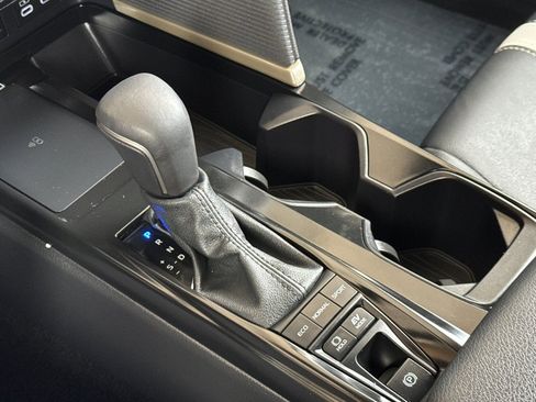 Used 2026 Toyota Camry SE w/ Convenience Package image 19