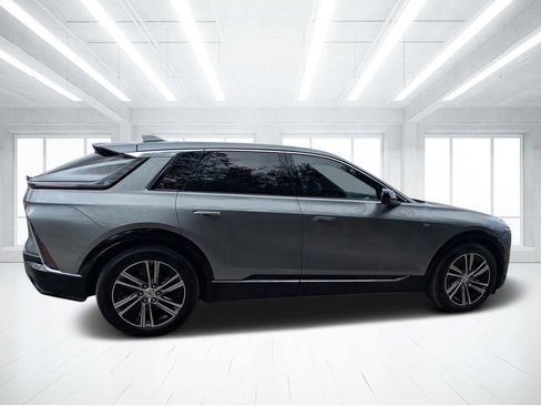 Used 2024 Cadillac Lyriq Luxury image 2