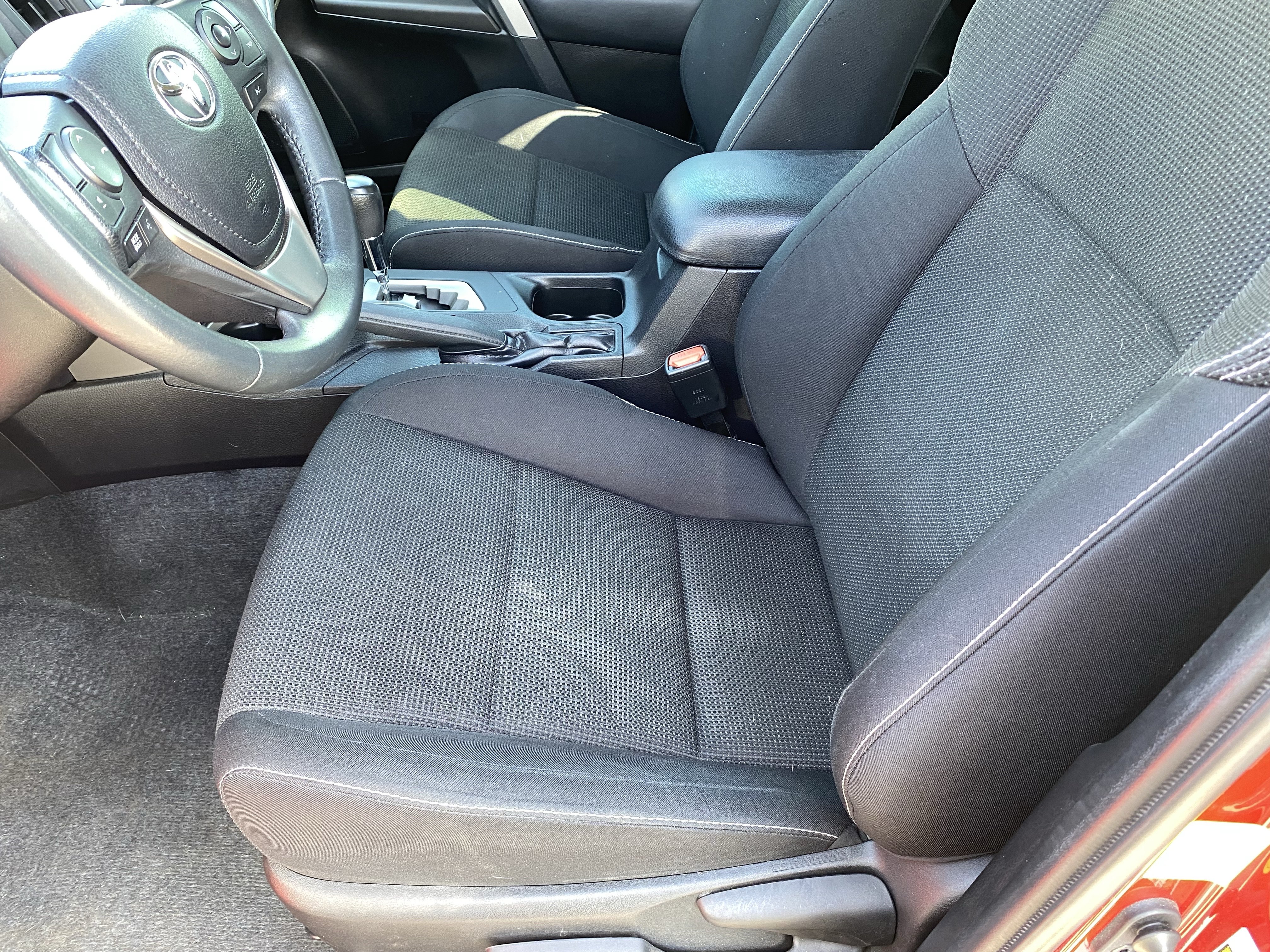 Used 2017 Toyota RAV4 XLE w/ Carpet Mat Package FWD image 17