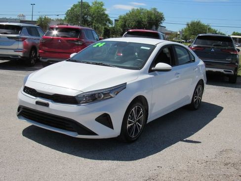 Used 2024 Kia Forte LXS image 5