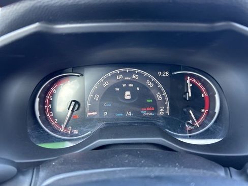 Used 2025 Toyota RAV4 XLE FWD image 12