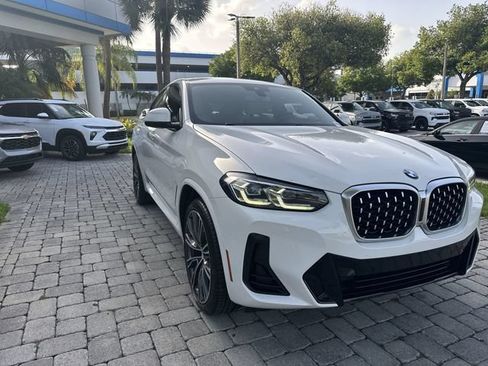 Used 2022 BMW X4 xDrive30i w/ M Sport Package AWD/4WD image 17