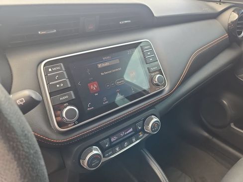 Used 2020 Nissan Kicks SR w/ SR Premium Package FWD image 15
