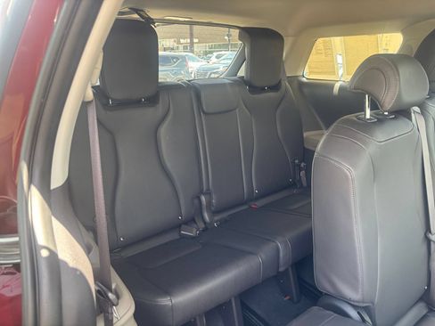 Used 2026 Kia Carnival FWD image 30