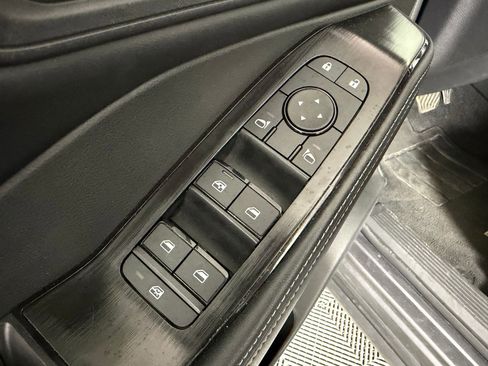 Used 2025 Nissan Rogue SV image 10