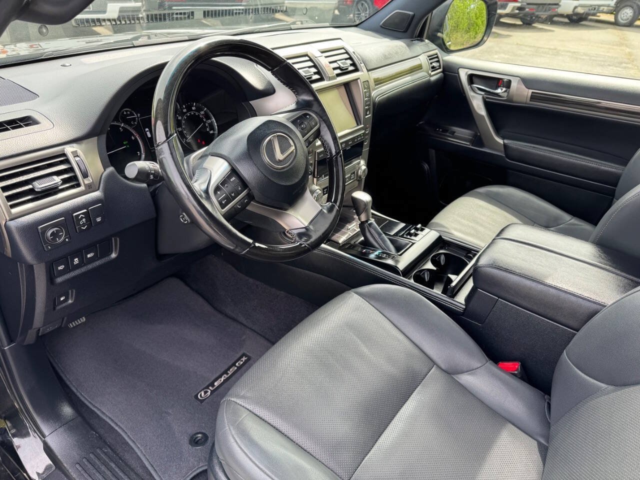 Used 2020 Lexus GX 460 Premium w/ Premium Package AWD/4WD image 17