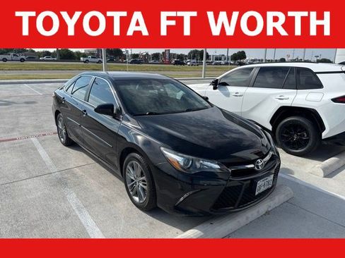 Used 2015 Toyota Camry SE FWD image 1