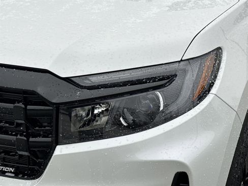 Used 2025 Honda Ridgeline Black Edition image 9