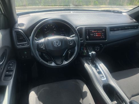 Used 2019 Honda HR-V Sport image 5