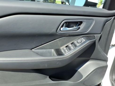 New 2026 Nissan Rogue SV FWD image 5
