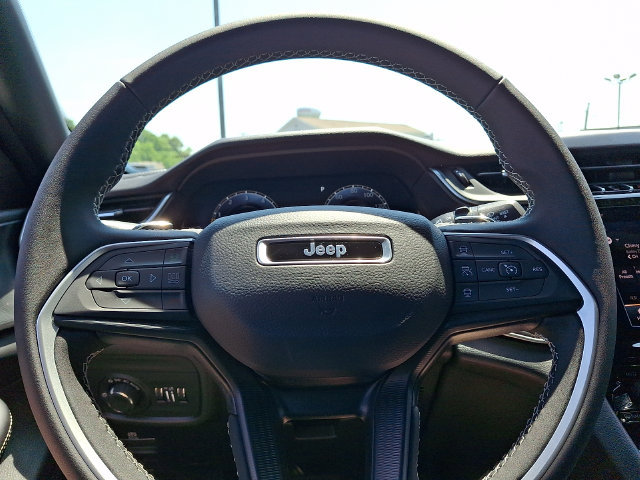 New 2026 Jeep Grand Cherokee Laredo w/ MOPAR Finishing Package RWD image 15