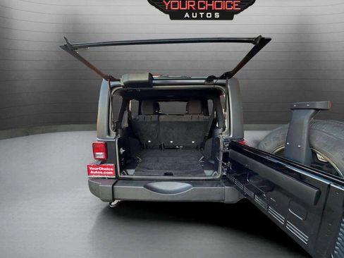 Used 2015 Jeep Wrangler Unlimited Sport image 11