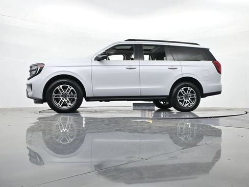 Certified 2025 Ford Expedition Active RWD image 41